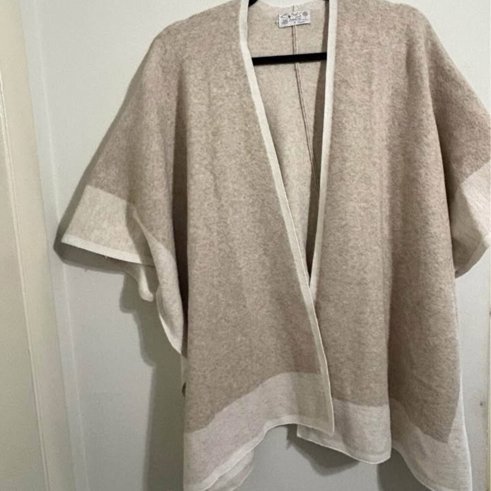 Poof Apparel Tan & Cream Open Front Poncho Cardigan Size Medium